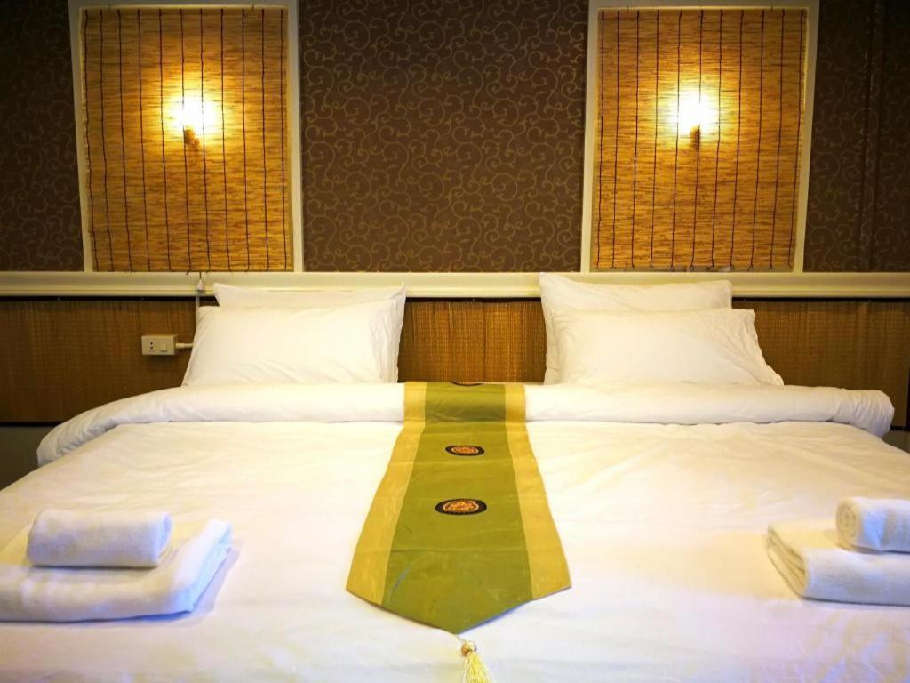 Thousand-Ten Thousand Hotel Bangkok Eksteriør bilde
