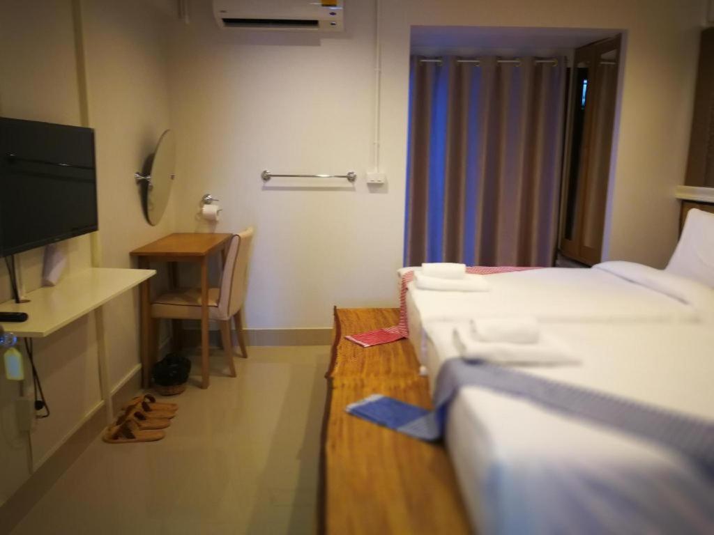 Thousand-Ten Thousand Hotel Bangkok Eksteriør bilde